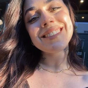 Meet your Posher, Emilie-soledad
